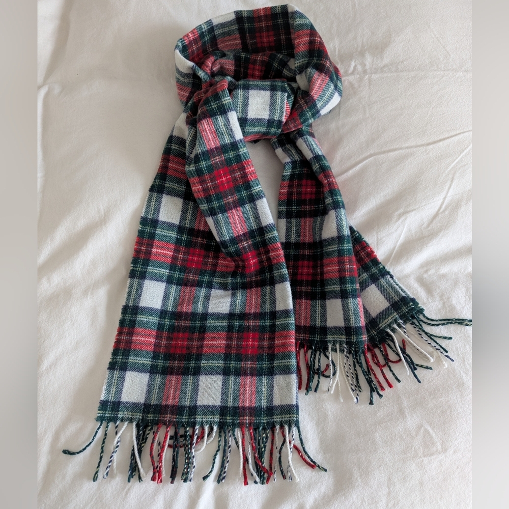 🎄J CREW🎄RED GREEN TARTAN CHRISTMAS PLAID WOOL SCARF, MADE IN ITALY, LK. NEW!❄️